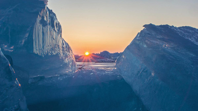 Picture 3 of Amazing blue giant ice lake