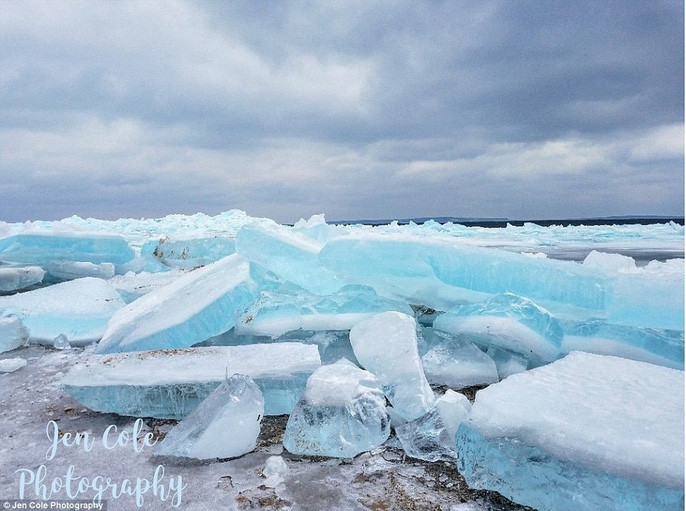 Picture 6 of Amazing blue giant ice lake