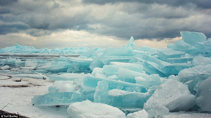 Picture 8 of Amazing blue giant ice lake