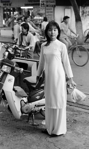 Picture 15 of Amazing photos of Saigon in the 1990s (Part 1)