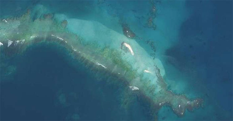 Picture 2 of Amazingly, a Hawaiian island was washed out by super typhoon Walaka