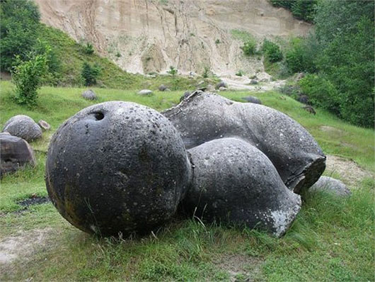 Picture 2 of Amazingly the stone itself grew, bulging