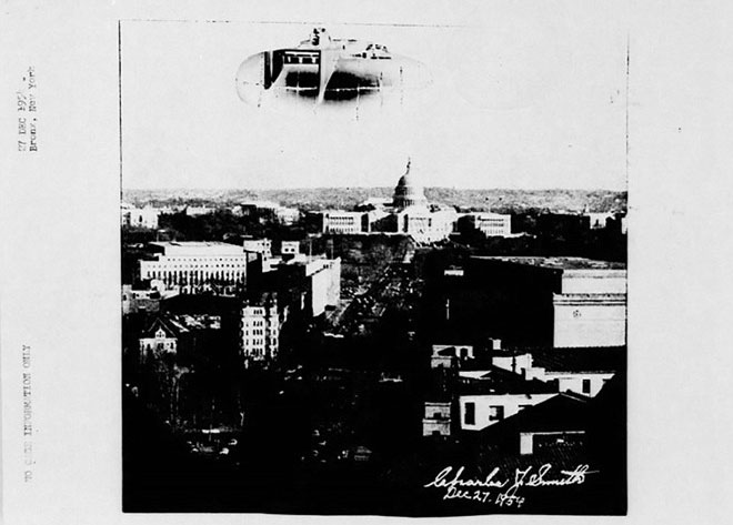 Picture 7 of America announced a series of secret photos about UFOs