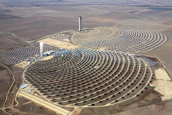 Picture 1 of America built the world's tallest solar power tower