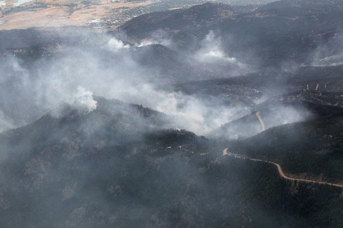 Picture 5 of America: Forest fire burns 136 houses