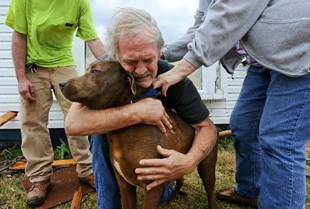 Picture 2 of America: Six more people died from tornadoes