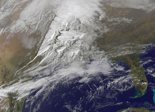 Picture 2 of America struggled against the winter storm