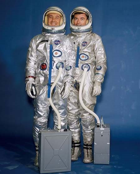 Picture 3 of American astronaut costume revolution