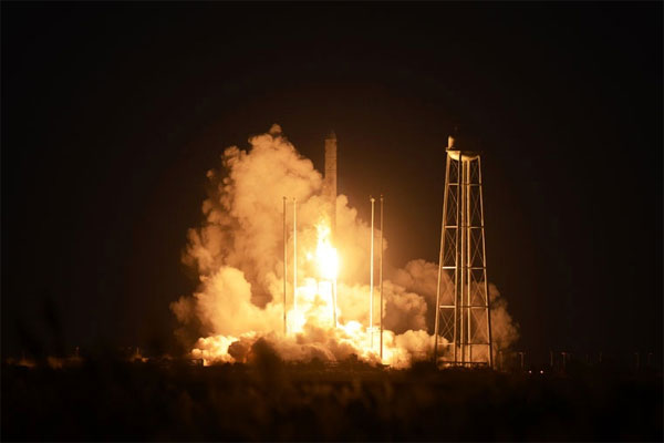 Picture 1 of American rockets explode due to canceling the button