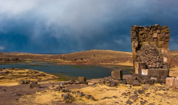 Picture 1 of An odd ancient tower tomb population in Peru