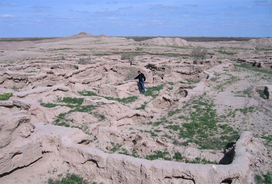 Picture 2 of Ancient mysteries appear in the Turkmenistan desert