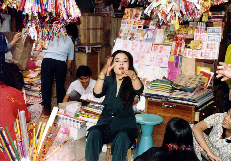 Picture 7 of Ancient streets of Hanoi in the 90s in pictures of Japanese Ambassador