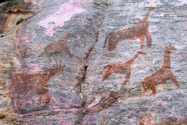 Picture 8 of Art stone cave at Tsodilo hill