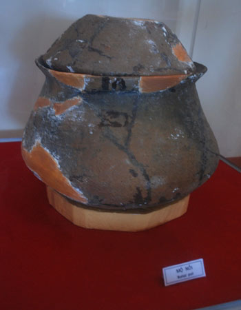 Picture 3 of Artifacts thousand years of Sa Huynh culture