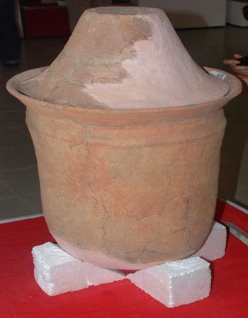 Picture 4 of Artifacts thousand years of Sa Huynh culture