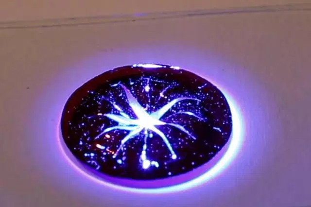 Picture 2 of Artificial iris reacts to light like a human eye