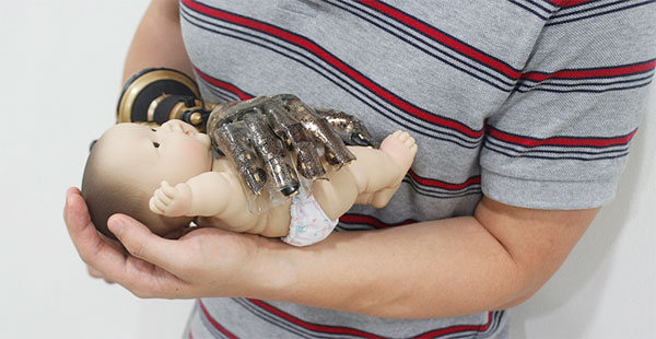 Artificial skin feels real images 1