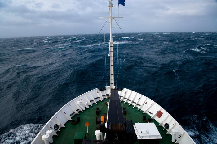 Picture 2 of Assassin waves between the ocean
