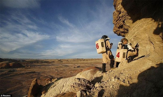 Picture 5 of Astronaut explores 'Mars' on ... Earth