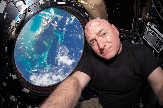Picture 2 of Astronaut sharing experience of 'isolation' in the universe