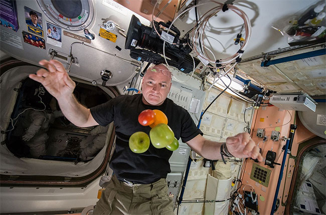 Picture 3 of Astronaut sharing experience of 'isolation' in the universe