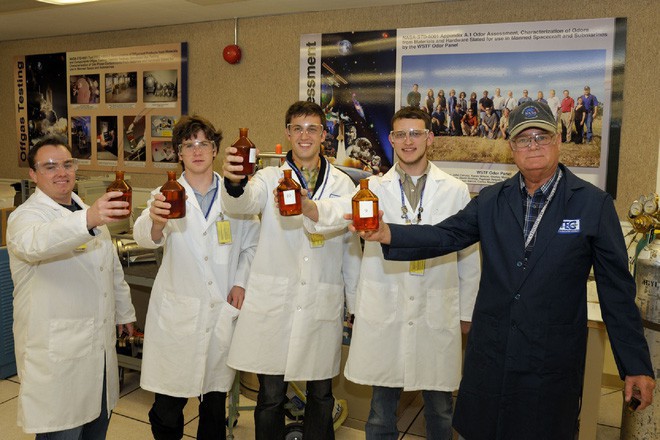 Picture 4 of At NASA there is a position that only needs to graduate from high school, but it is very important