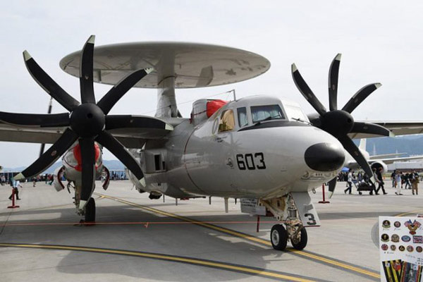 Picture 4 of Attendance of 5 military aircraft models looks bad but effective