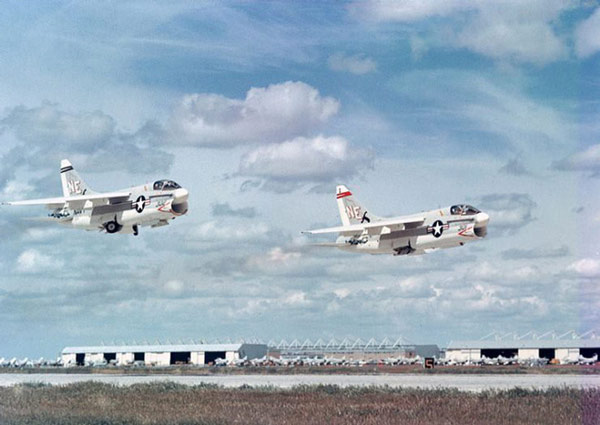 Picture 6 of Attendance of 5 military aircraft models looks bad but effective