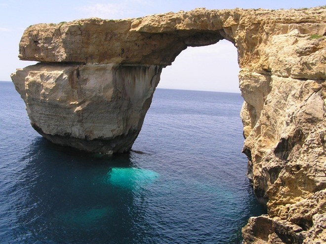 Picture 1 of Azure Window stone arches before collapsing into the sea