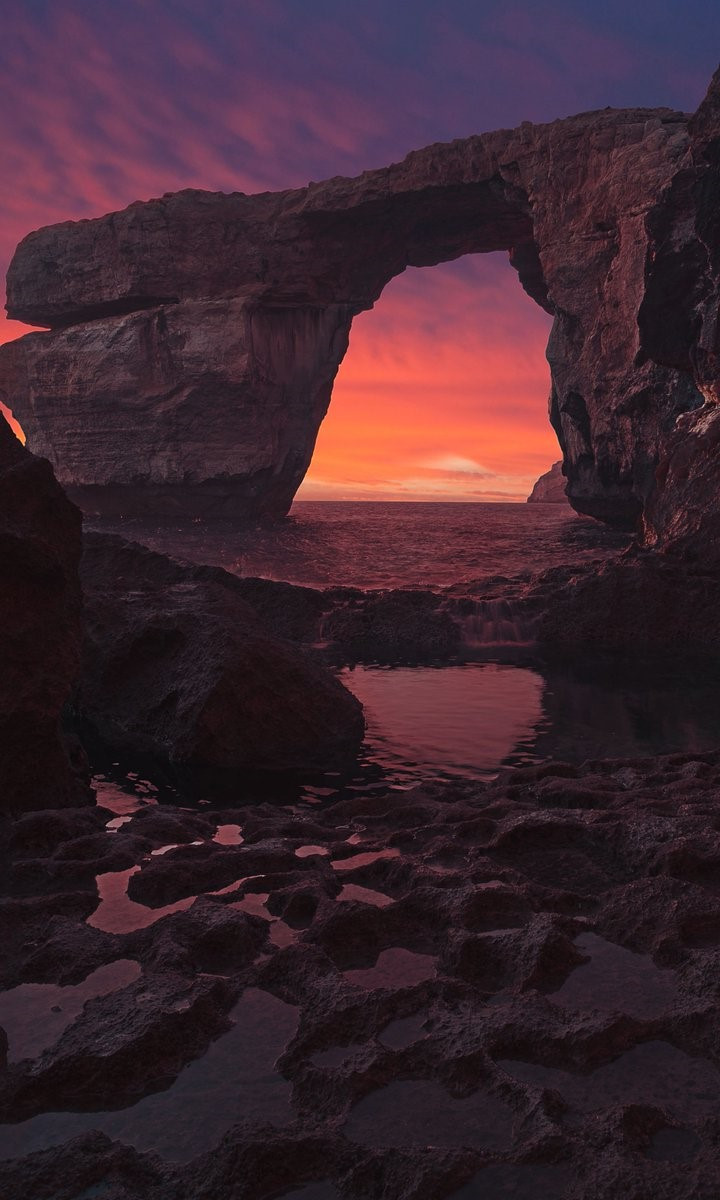 Picture 11 of Azure Window stone arches before collapsing into the sea
