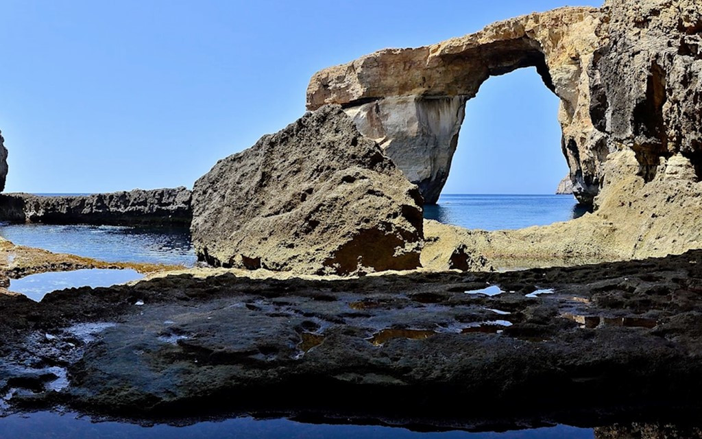 Picture 3 of Azure Window stone arches before collapsing into the sea