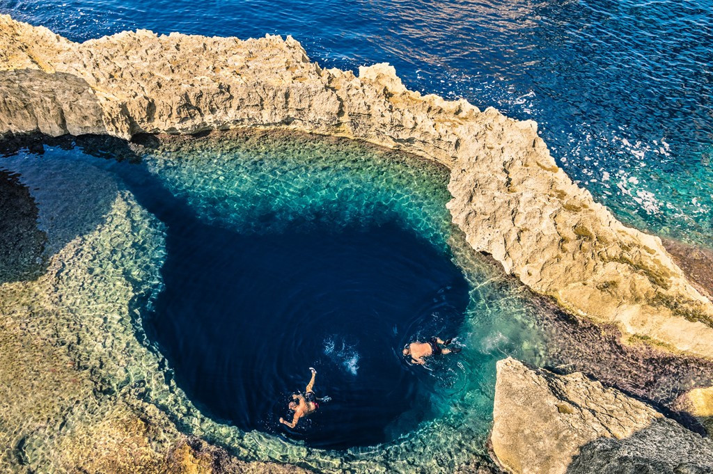 Picture 5 of Azure Window stone arches before collapsing into the sea