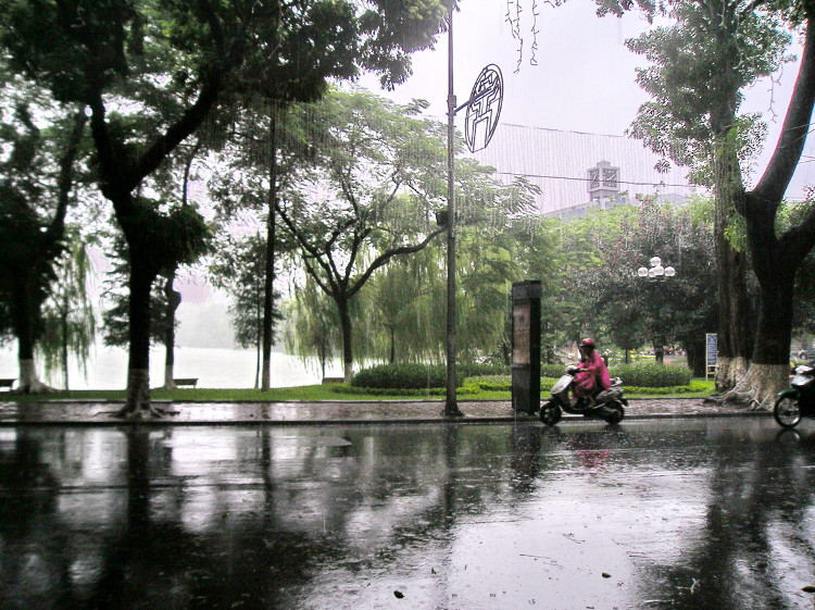 Picture 1 of Bac Bo was sunk in cold weather, Hanoi 14 degrees Celsius