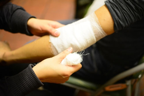 Picture 1 of Basic first aid skills to know