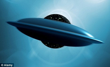 Picture 1 of BBC reporter shocked when he saw UFOs with his eyes