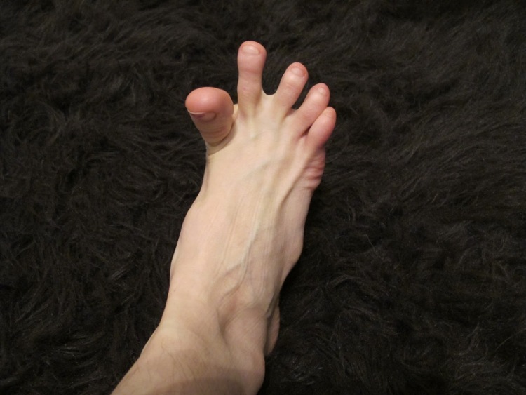 Picture 4 of Be careful when your hand shows this sign