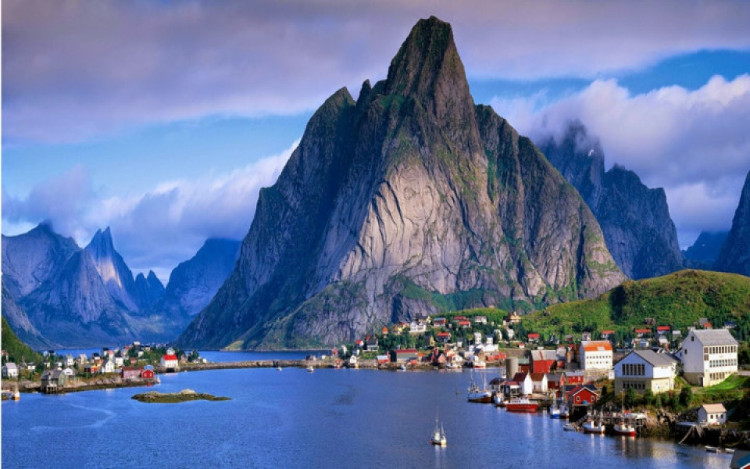 Picture 13 of Be ecstatic with the most beautiful lakes in the world
