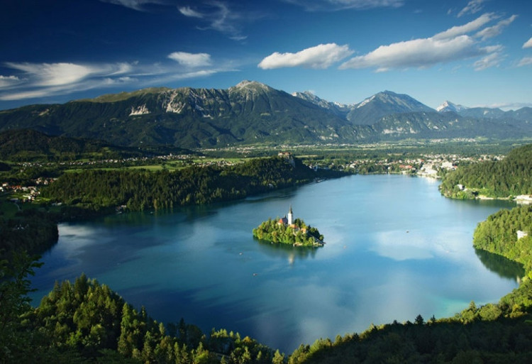 Picture 8 of Be ecstatic with the most beautiful lakes in the world