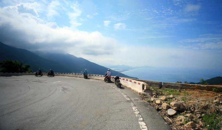 Picture 12 of Be overwhelmed by the irresistible beauty of Hai Van Pass
