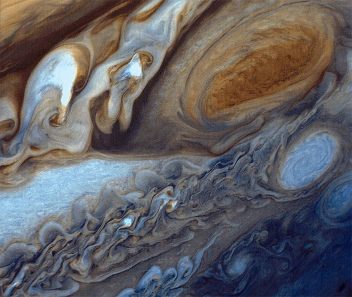 Picture 2 of Be overwhelmed by the majestic beauty of the 7 wonders of the Solar System