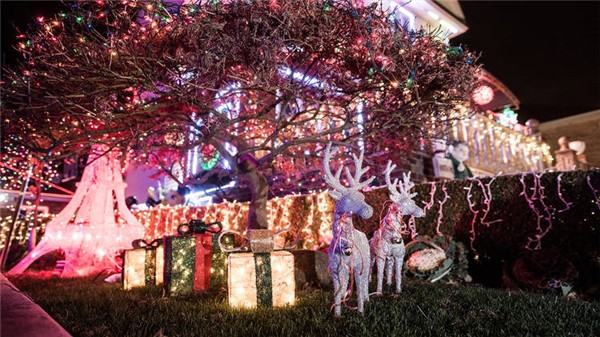 Picture 14 of Be overwhelmed by the wonderful virtual Christmas decorations throughout the five continents