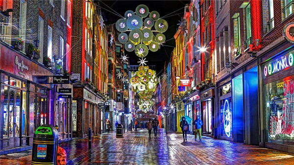 Picture 37 of Be overwhelmed by the wonderful virtual Christmas decorations throughout the five continents