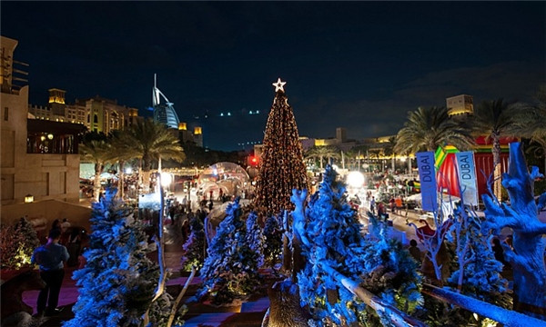 Picture 41 of Be overwhelmed by the wonderful virtual Christmas decorations throughout the five continents