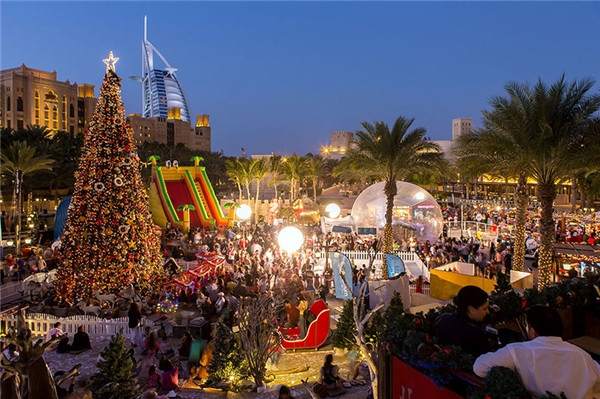 Picture 42 of Be overwhelmed by the wonderful virtual Christmas decorations throughout the five continents