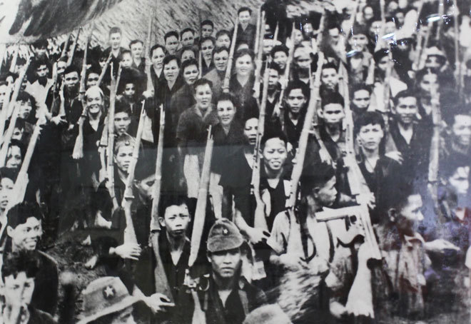 Picture 10 of Beam of photos: Celebrating the 70th anniversary of the General's victory