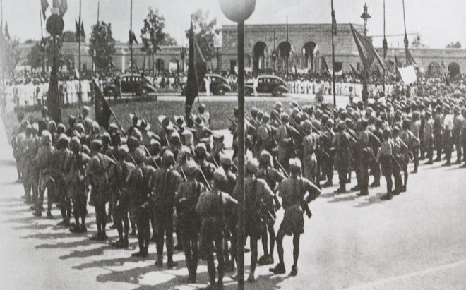 Picture 11 of Beam of photos: Celebrating the 70th anniversary of the General's victory