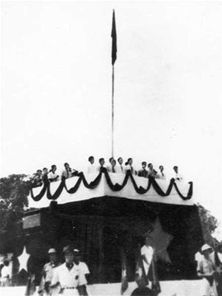 Picture 12 of Beam of photos: Celebrating the 70th anniversary of the General's victory