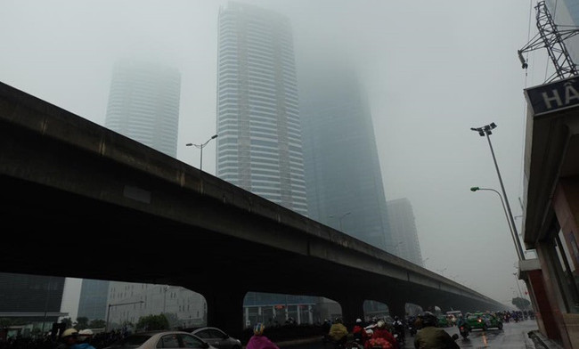 Picture 3 of Beams: Near noon, Hanoi fades in a dense fog