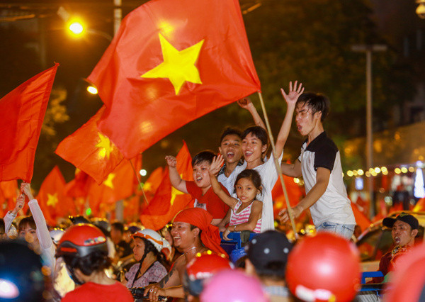 Picture 14 of Beams of images all over the country celebrate the U23 road in Vietnam to the final of Asia U23