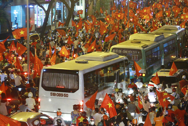 Picture 17 of Beams of images all over the country celebrate the U23 road in Vietnam to the final of Asia U23